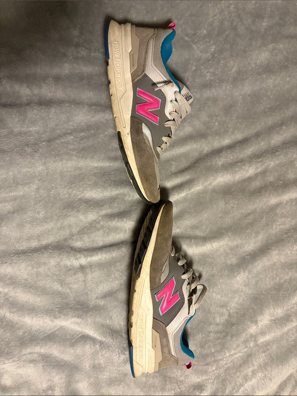 New Balance mens Gray Sneakers with Pink N Logo and Blue Lining